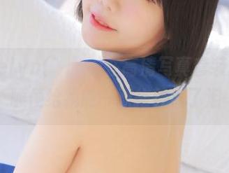 看Addielyn(에디린)在高清写真套装里的优雅，顺便给我的一双拖鞋流了泪…