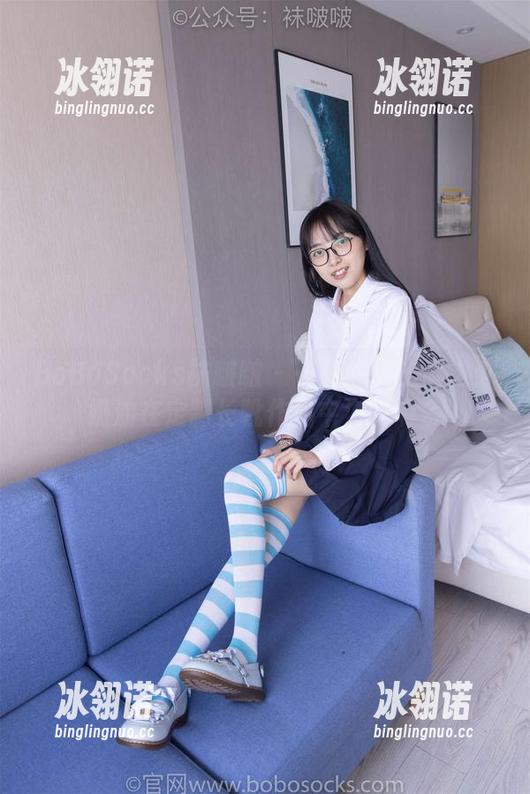 BoBoSocks袜啵啵 - 一直想要的感觉：奶油在定制长靴作品中游刃有余