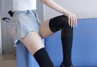 BoBoSocks袜啵啵 – 小沫最新美图更新：三双高跟鞋，快来围观这个高度的诱惑！