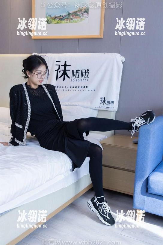 BoBoSocks袜啵啵-小甜豆 BoBoSocks袜啵啵 - 光影与婚纱的交响曲:小甜豆图集精选
