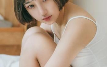 GIRLT果团网 – 裴希西牛仔裤穿搭大公开！套图分享，看看她怎么把简单的牛仔裤变成时尚潮流的魔法