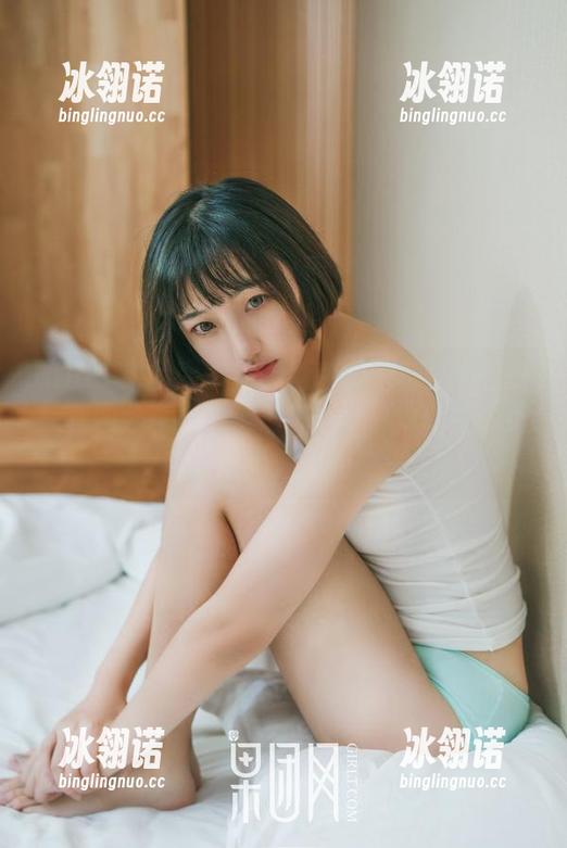 GIRLT果团网 - 裴希西牛仔裤穿搭大公开！套图分享，看看她怎么把简单的牛仔裤变成时尚潮流的魔法