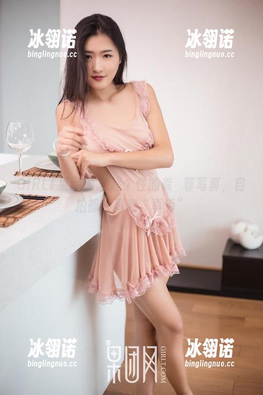 GIRLT果团网 - 超个性的龚玥菲写真，自拍部分简直“真香”