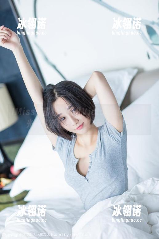 IMiss爱蜜社 - 果儿Victoria的学姐时光：写真作品，捉拿青春的瞬间
