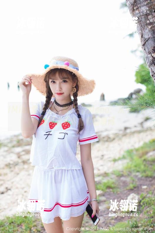 IMiss爱蜜社-莉娜lena IMiss爱蜜社 - 黑色莉娜lena:从不做作的图包直击心底的瞬间