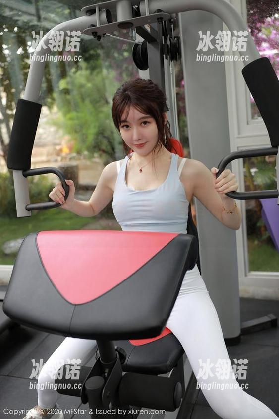 MFStar模范学院 - 把fairy如歌女友的写真拿去参加选美，她肯定能自带闪光效果！