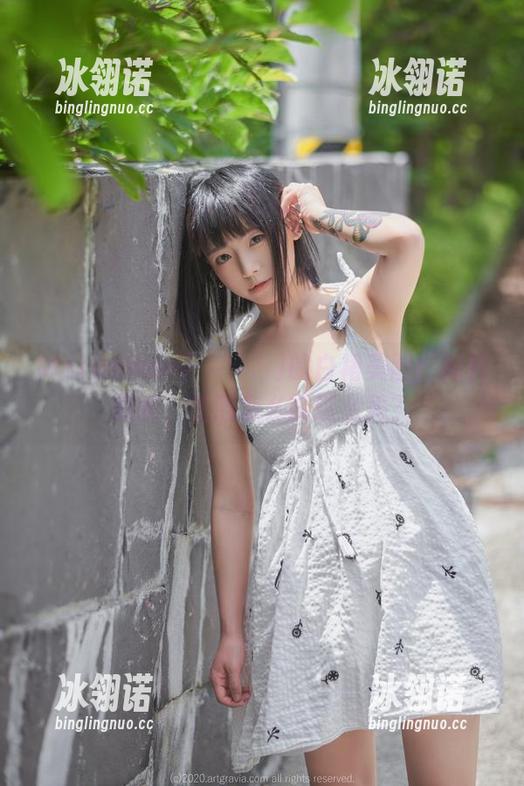 Maruemon(마루에몽)的白裙美图！我只想问，生活怎么能这么美？
