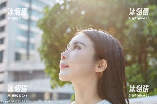 MiiTao蜜桃社 - 许思铭的网袜全套写真，仿佛把光线都透成了诗。
