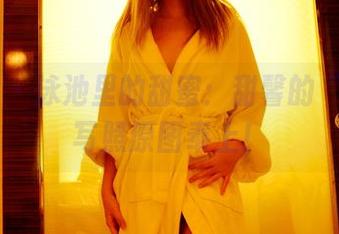 PANS – 泳池里的甜蜜：甜馨的“湿身”写照原图奉上！