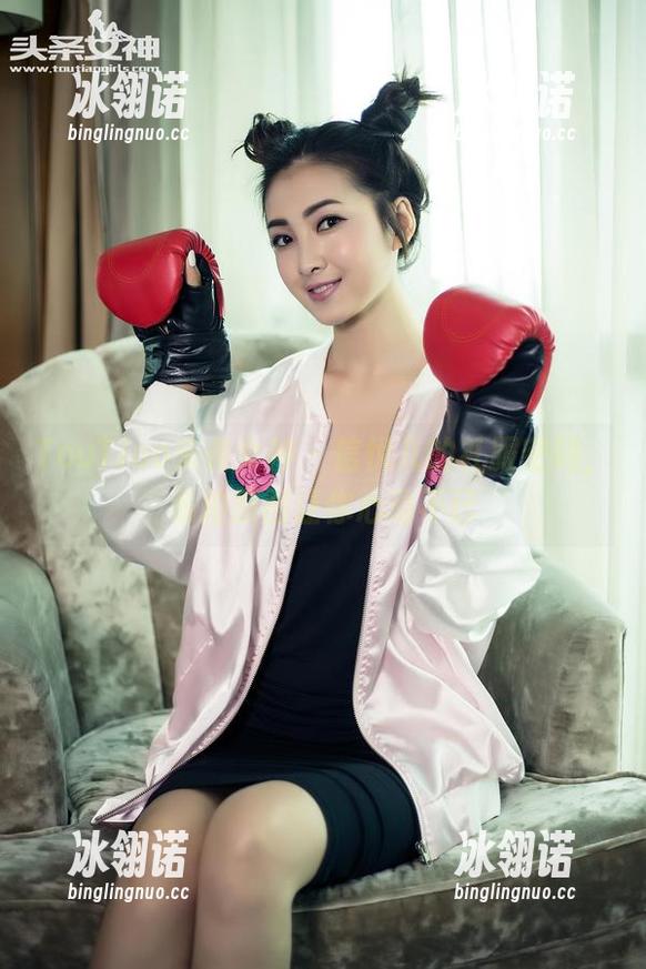 TouTiao头条女神-信悦儿 TouTiao头条女神 - 信悦儿的礼服密码,私拍原图让你心动不已