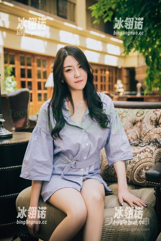 TouTiao头条女神 - 在罗蔓蒂的秘书眼中：图片合集里的万种风情