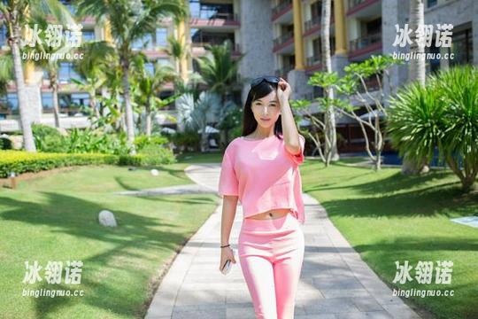 TuiGirl - 王依萌的秘密：看完这组写真，我的心情就像换了副本的福利状态！
