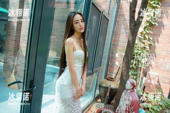 UGirls尤果网 - 图包瞬间：观看Mikka涵涵的内衣，保准让你心跳加速！