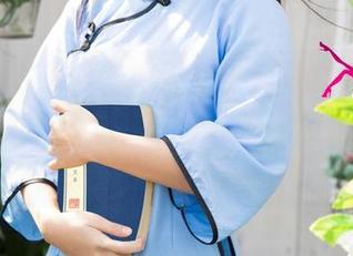 UGirls尤果网 – 如果天台有灵性，那就是周妍希的定制写真：一幅幅让人想探个究竟的图片