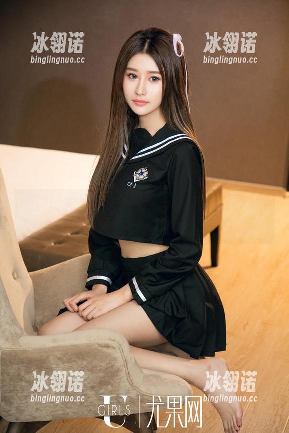 UGirls尤果网 - 光影交错下的白衬衫，不禁让人想多了——王轶玲写真