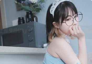 在天台上摇曳的Uhye(이유혜)，全套写真精彩，快来下载！