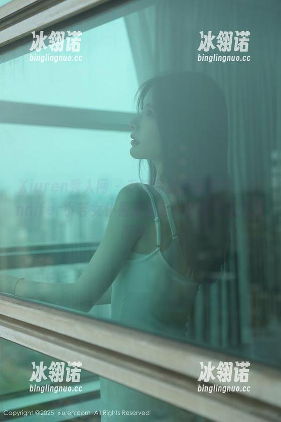 Xiuren秀人网-Jennifer小若 Xiuren秀人网 - 走过路过不要错过,Jennifer小若女仆最新图包,软萌气息扑面而来。