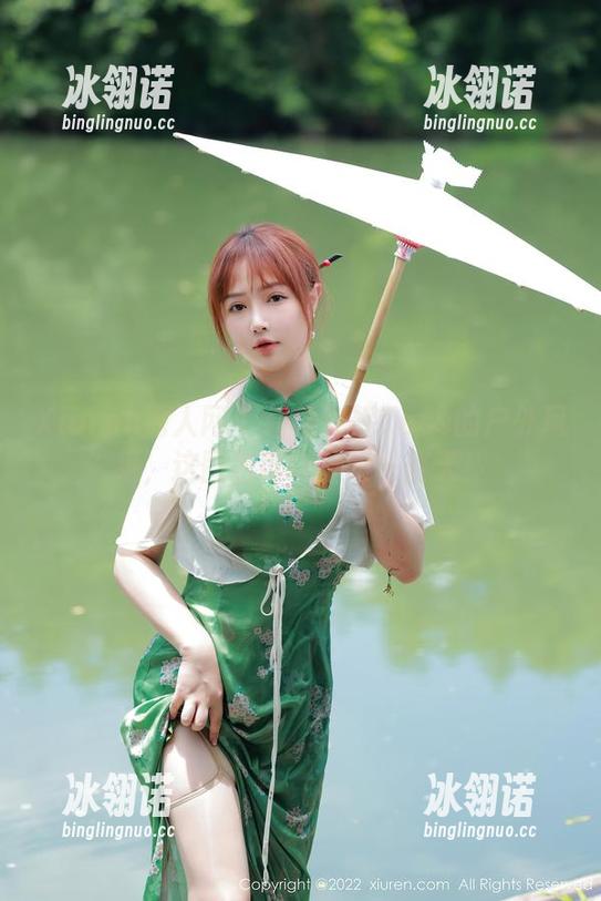 Xiuren秀人网 - 看看安妮Tess的户外风采，这图包可以养眼一整天！