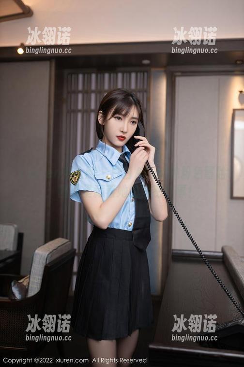 Xiuren秀人网 - 白白Alina的粉色冒险：图册里藏着她的秘密故事！