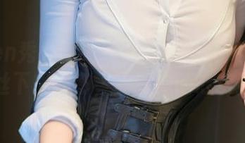 Xiuren秀人网 – 糖豆sisi写真大解密：白丝下的秘密，甜到你的心坎里！