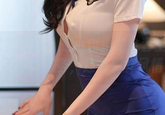 YouMi尤蜜荟 – 是小逗逗的全套空姐写真：不止是服务，还有别样风情！