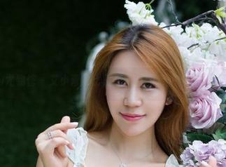 YouWu尤物馆 – 艾小青的比基尼全套图包，艳阳下的无限遐想