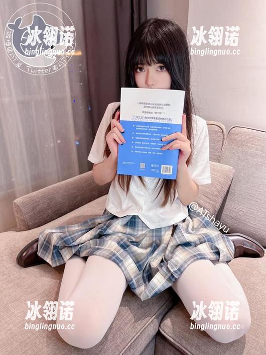 at鲨鱼的清纯套图，有些小心跳，完全免费，快来瞧瞧