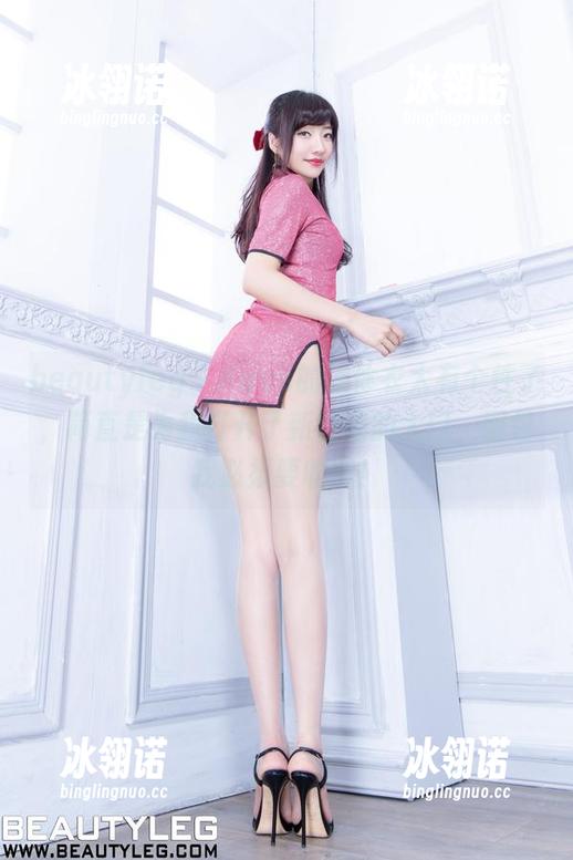 beautyleg-Faye beautyleg - Faye的连体衣太有个性了,简直是为我打开了新世界的大门,图包我必须要收藏!