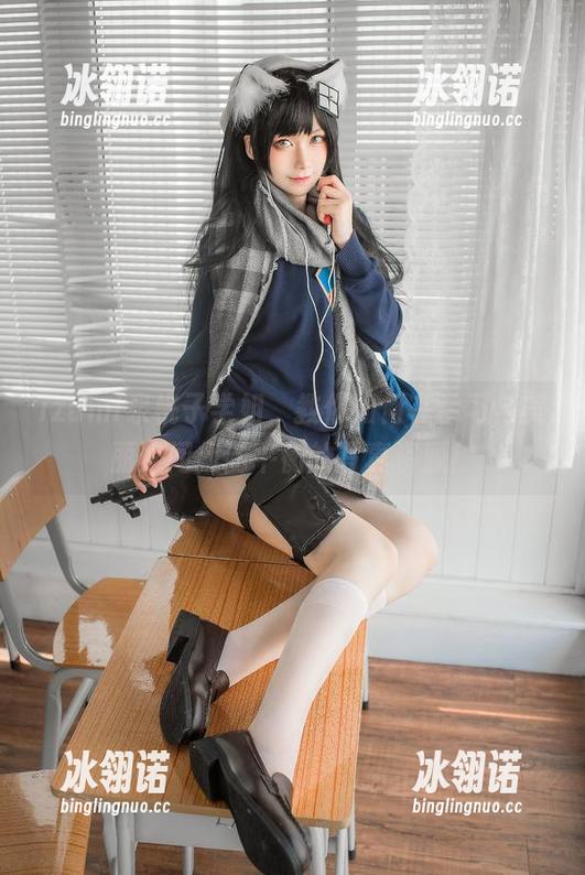 izumi泉桃子学姐，教你如何在学习与美丽之间找到平衡的写真资源！