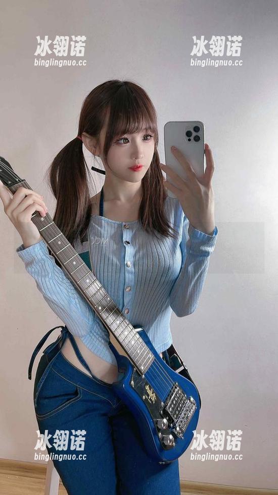 miko酱ww 奇妙的死库水写真:miko酱ww和图片里的隐秘旅程