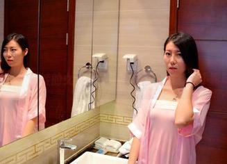 pans – 娃娃的女友日记：最新图库里有点小暧昧！