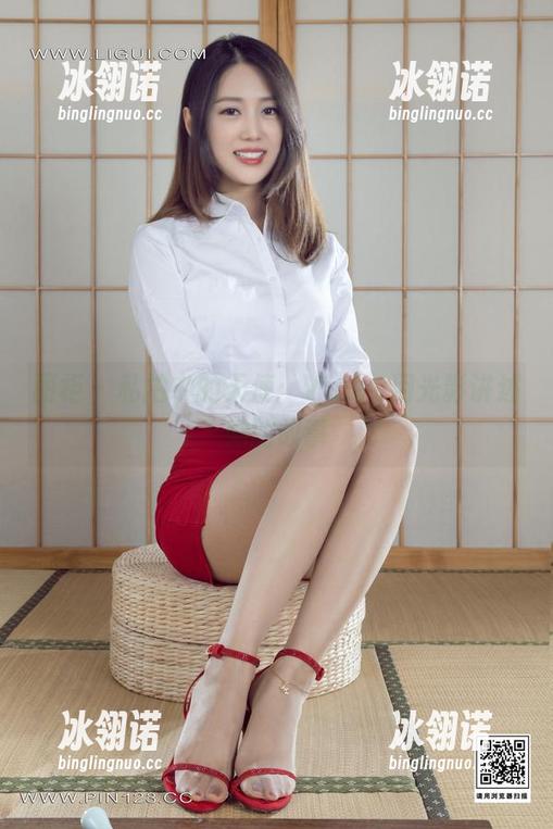 丽柜 - 私拍中的天使：Vicky用光影讲述她的故事