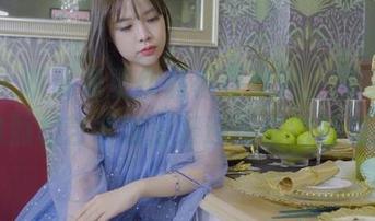 丽柜 – 听说免费作品很受欢迎，凌凌学妹的照相艺术准备好迎接你的目光！