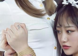 丽柜ligui – 伊萱的作品，寂寞等待中透着无圣光的哲学？