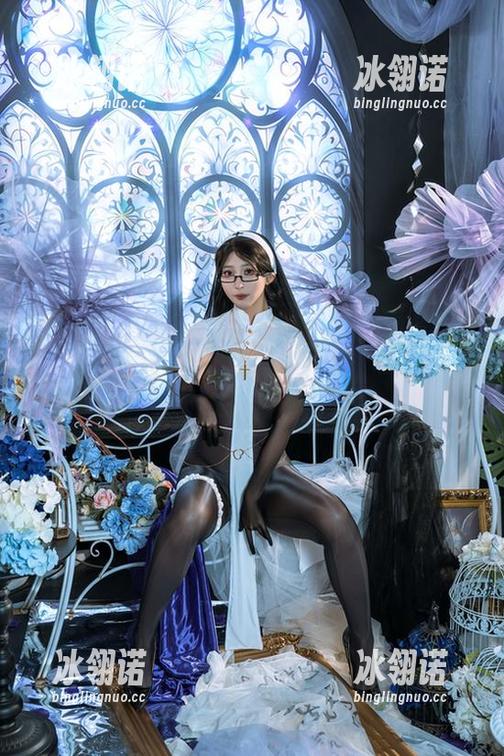 终于等到了！云溪溪奶桃黑丝系列图片更新，超心水！