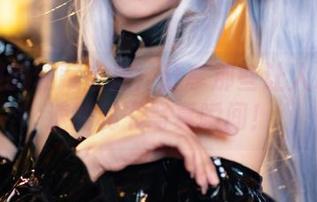 仙女月的私藏宝库：分享那些让人心跳加速的秘书写真瞬间！