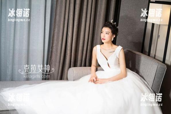 克拉女神 - 最新照片！汤怡的透明风情，真的是有点出乎意料