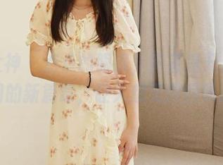 初夏女神 – 点点的眼镜，简直是开启了美图的新篇章，让人想无限回味。