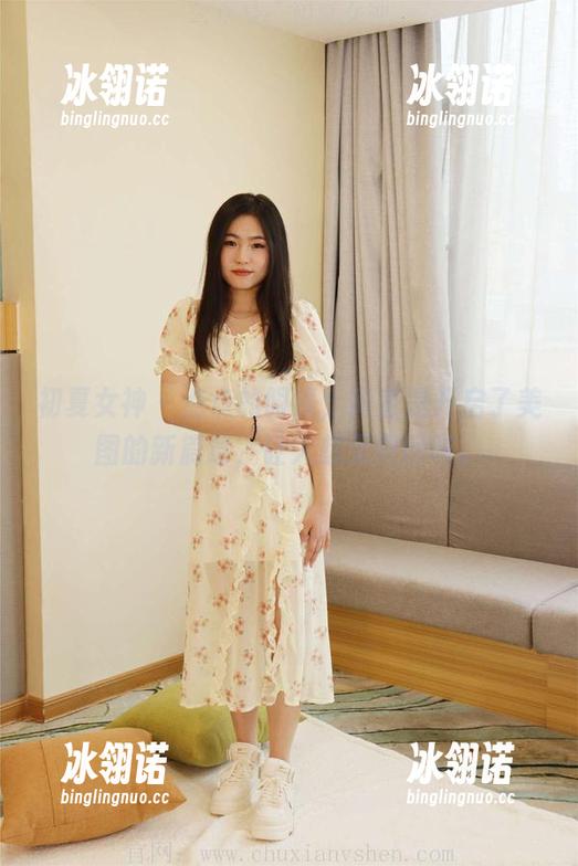 初夏女神-点点 初夏女神 - 点点的眼镜,简直是开启了美图的新篇章,让人想无限回味。