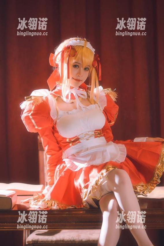 千反田鹿子 快来!千反田鹿子的礼服作品:下载你就是派对的主角!