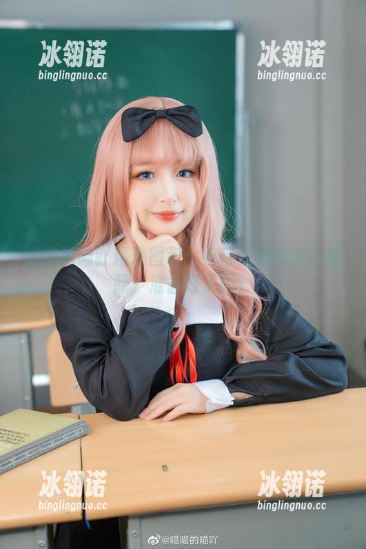 喵喵的喵吖精选图包：初音未来的迷人瞬间，准备好了吗？