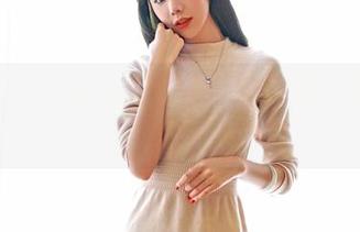 嗲囡囡 – 小果冻儿的办公室写真：每一面壁纸都有故事