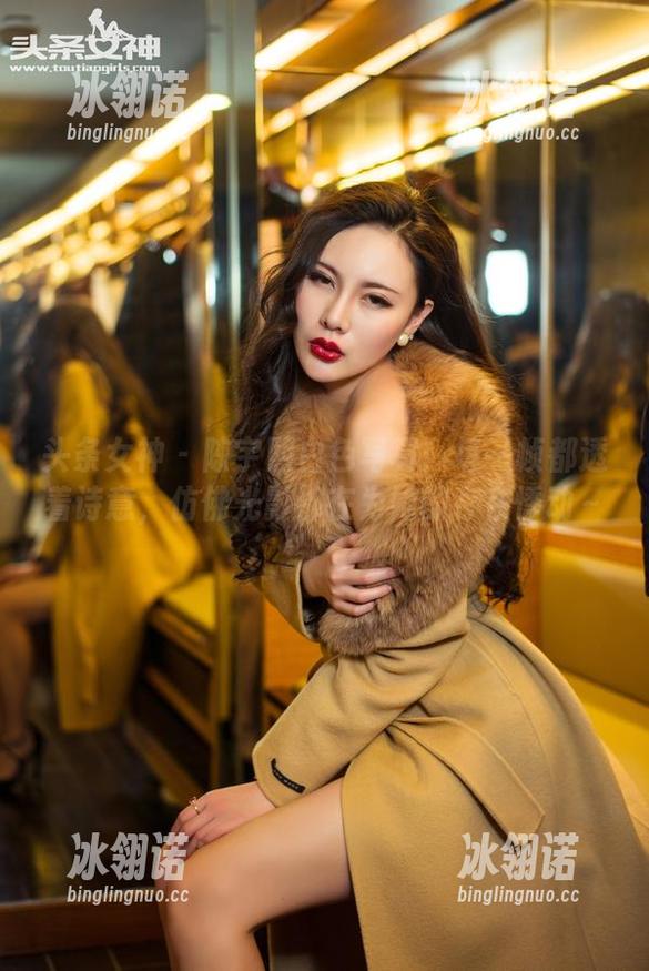 头条女神 - 陈宇熙白色写真：每一帧都透着诗意，仿佛光影都在为她的存在悸动～