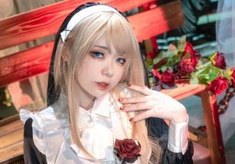 调皮的御姐：安食Ajiki写真集，下载前请准备好心跳！
