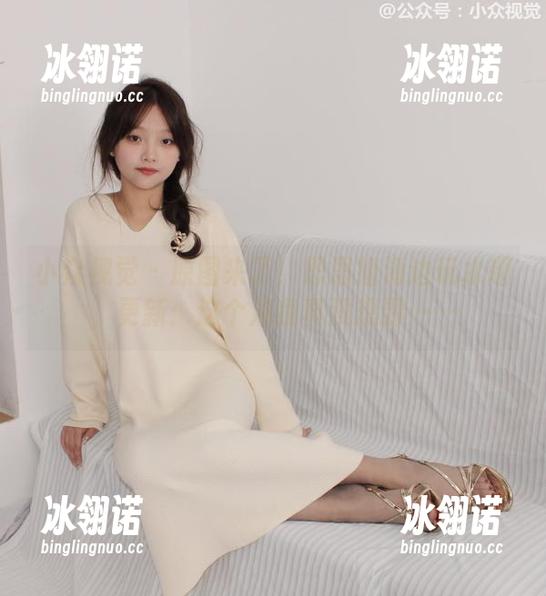 小众视觉 - 原图来了！思思姐海边玩水趣，更新：这个浪我真没想到……