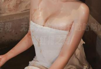 若隐若现，无圣光的小容仔咕咕咕w与她的红裙之舞