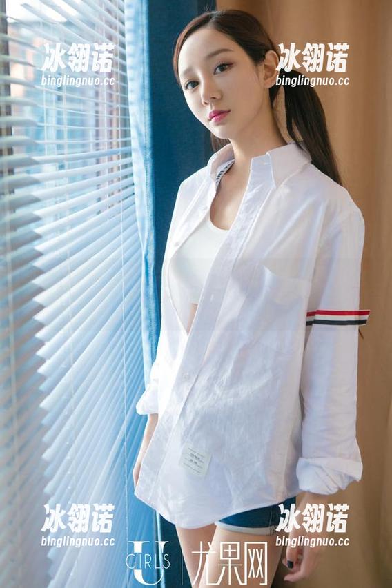 尤果网 - 笑笑的空姐精选套图：飞行员也要自愧不如的美丽