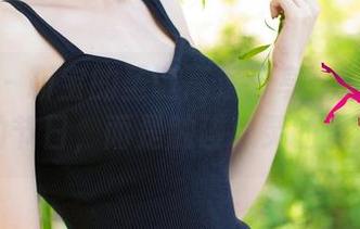 尤果网 – 靳宝的圣诞高清分享：这不是单纯的节日，而是触碰心灵的温度。