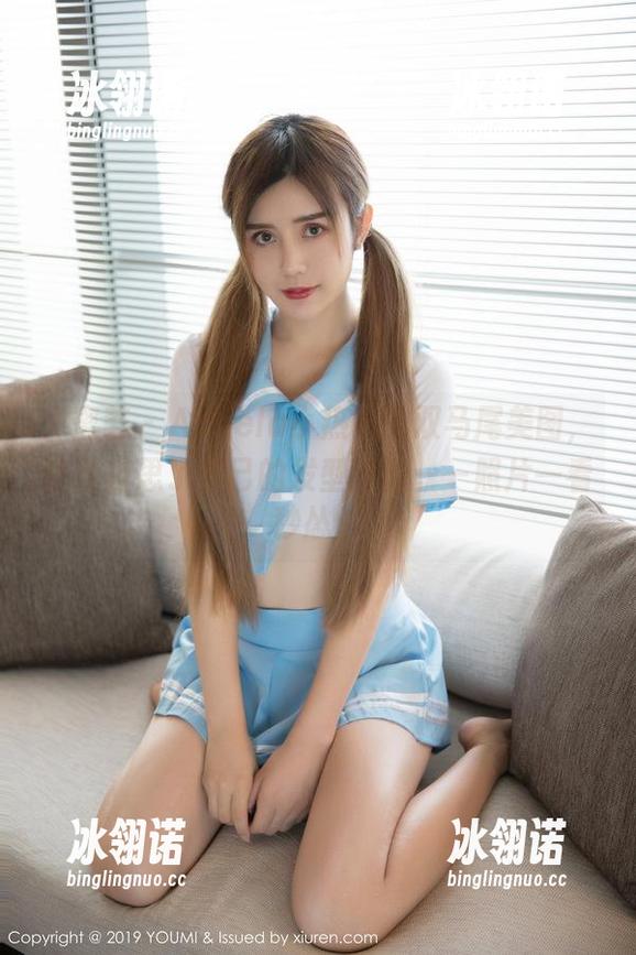 尤蜜荟 - Angela小热巴的双马尾美图，让我反思了自己的发型选择——照片一看秒怂。