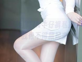 尤蜜荟 – 周琰琳LIN牛仔裤私拍，资源太好我恨不得藏起来